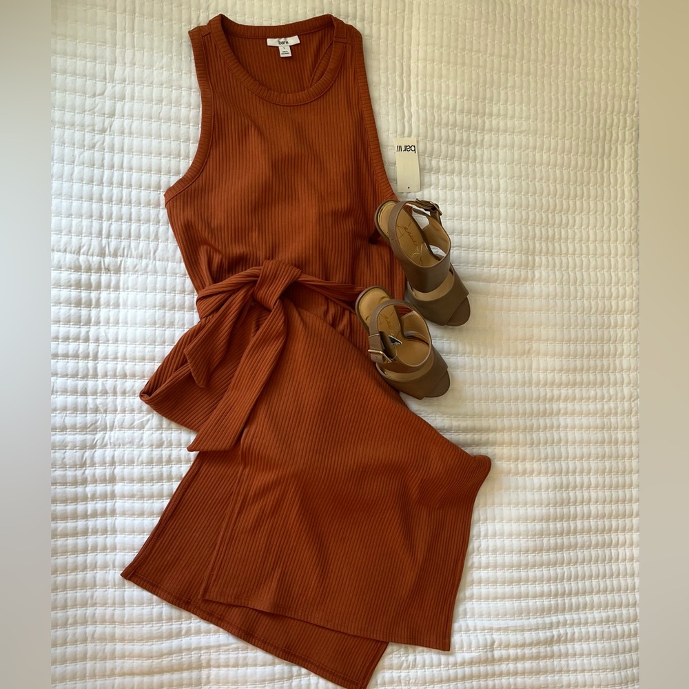 Bar III Body Con ribbed midi rust color dress New, size Large
